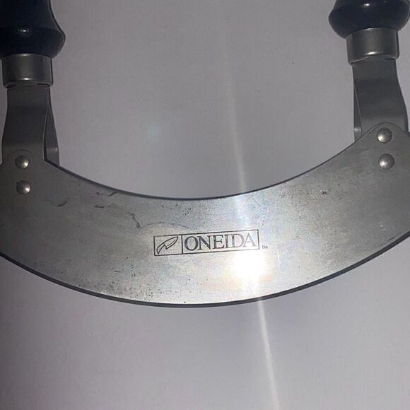 Oneida Silver Double Handled/bladed Wood Handles Vegetable Chopper - Picture 2 of 5